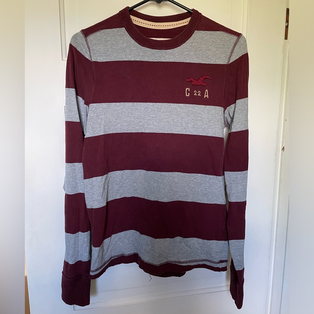 Hollister Small Burgundy and Gray Long Sleeve Shirt